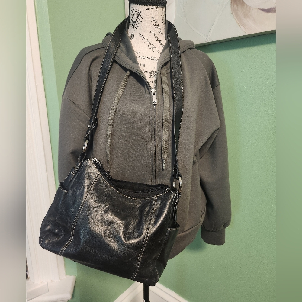 Giani Bernini Beautiful Stitched Black Leather Bag